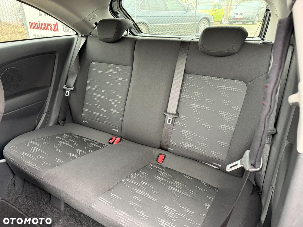 Opel Corsa 1.4 16V Cosmo - 25