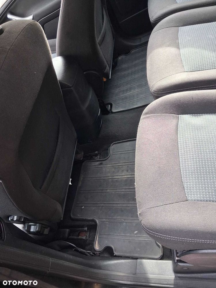 Ford S-Max - 10