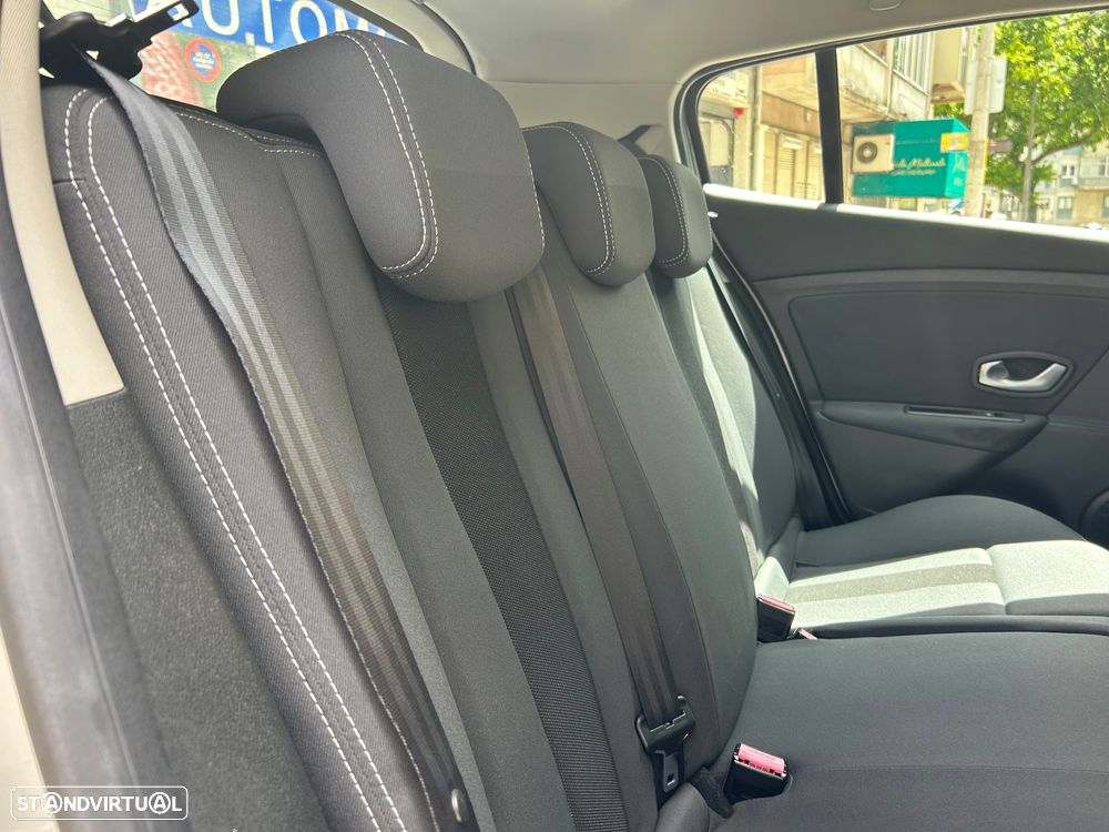 Renault Mégane 1.5 dCi Dynamique - 14