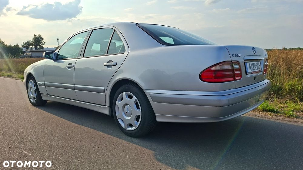 Mercedes-Benz Klasa E 220 CDI Classic - 20