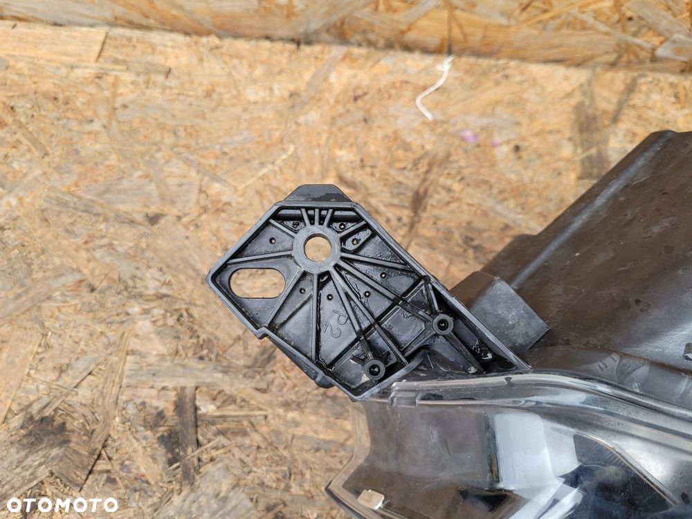 TOYOTA PROACE CITY LAMPA PRZOD LEWA ZWYKLA EU - 3