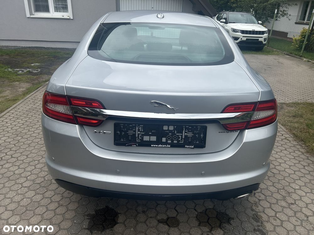 Jaguar XF 2.2 D Luxury - 5