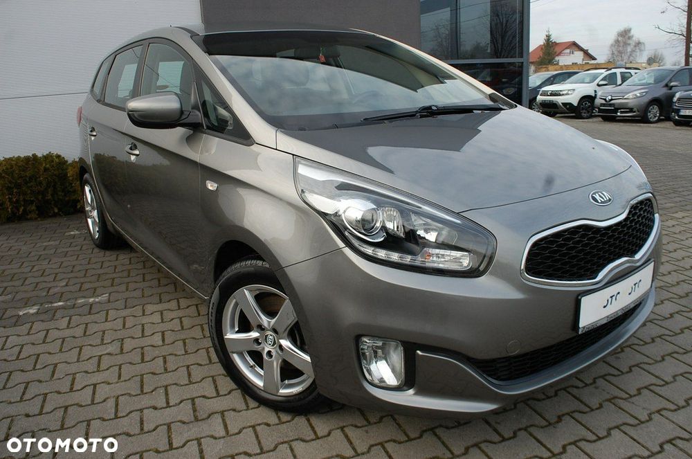 Kia Carens - 9