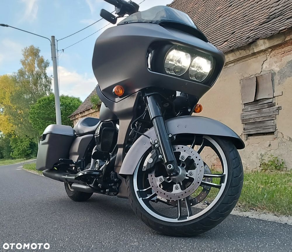 Harley-Davidson Touring Road Glide - 1
