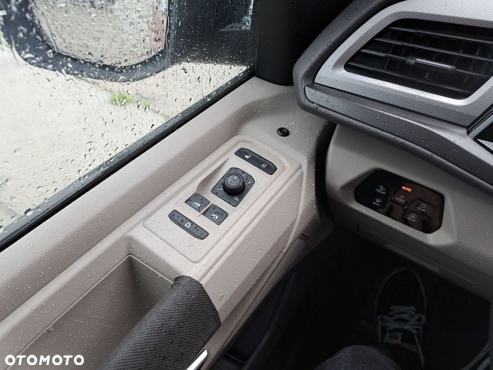 Volkswagen multivan Family L2 2.0 TDI 150 KM DSG - 22