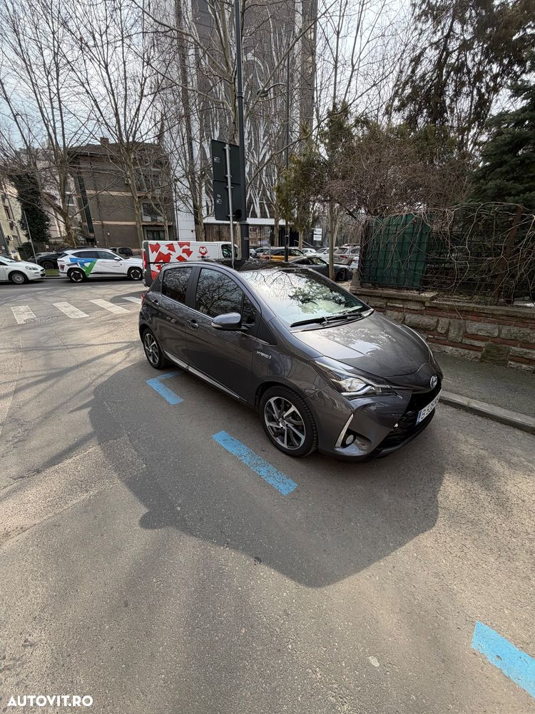 Toyota Yaris 1.5 VVT-i HSD Terra - 1