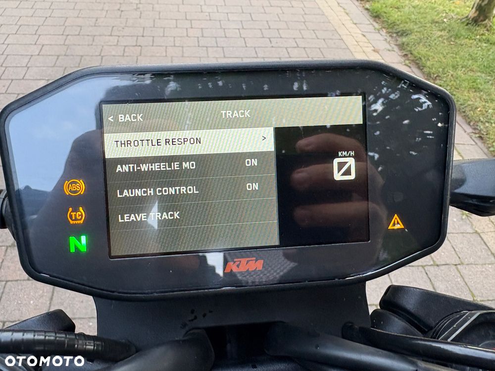 KTM DUKE 890 - 10