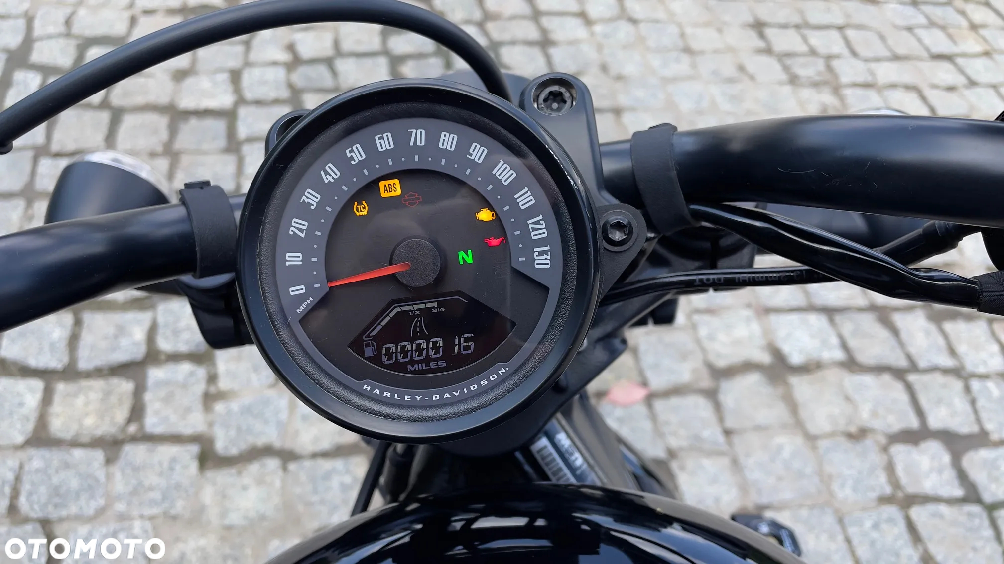 Harley-Davidson Sportster Nightster 975 - 2
