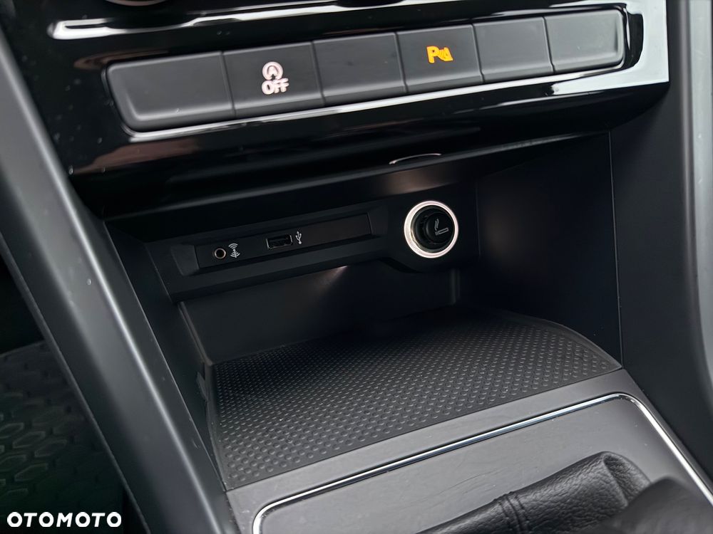 Volkswagen Touran 1.6 TDI BMT SCR Comfortline - 26