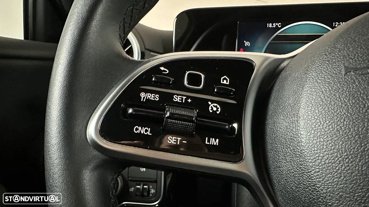 Mercedes-Benz CLA 180 d Progressive - 25