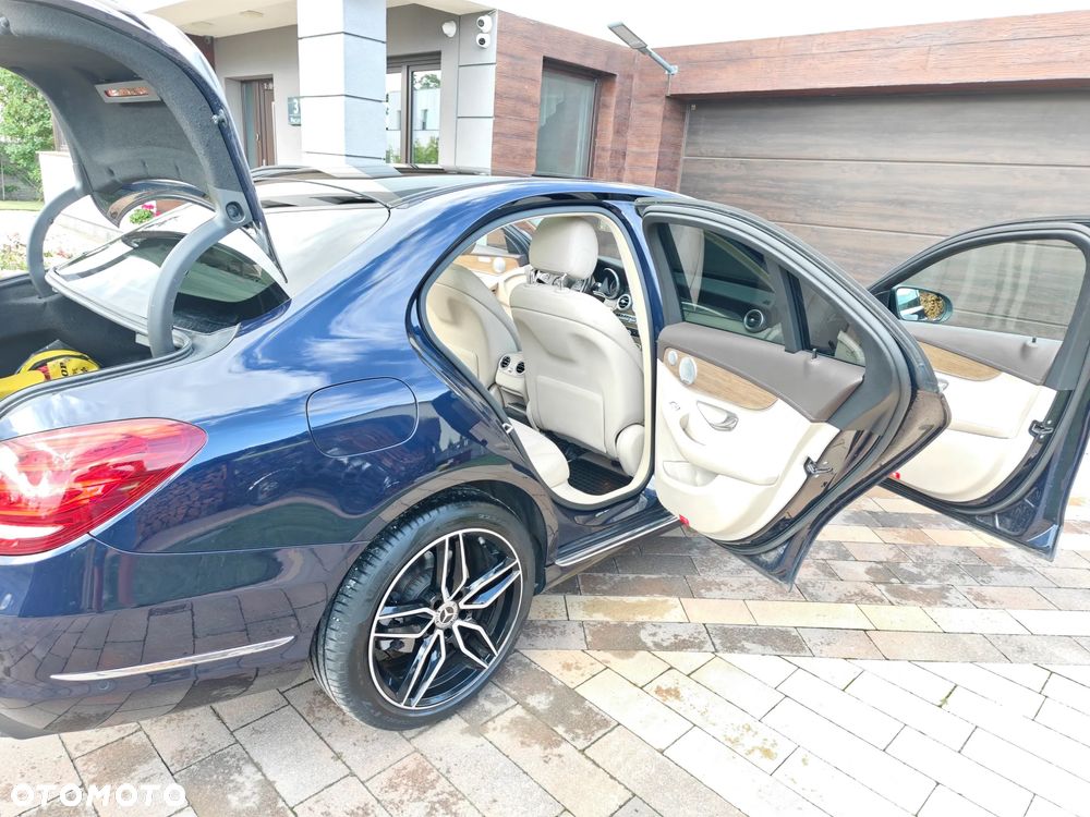 Mercedes-Benz Klasa C 250 (BlueTEC) d 4-Matic 7G-TRONIC - 33