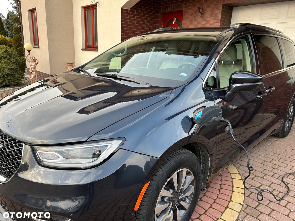 Chrysler Pacifica - 17