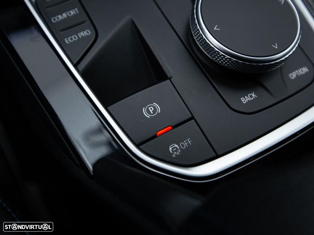 BMW 116 d Corporate Edition — fotografia 18
