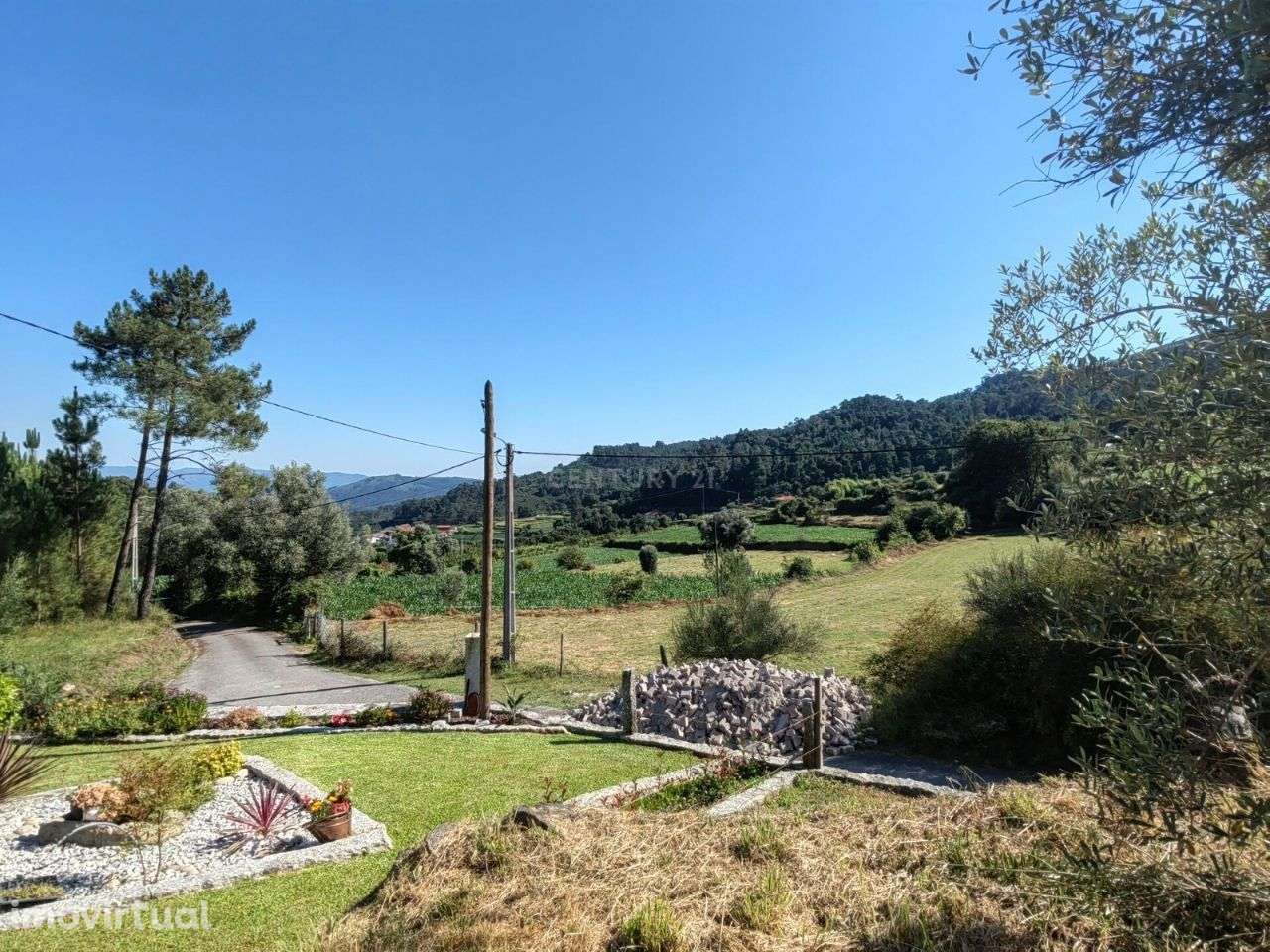 Ruína com terreno de 600m2 em Arcos de Valdevez - Grande imagem: 4/17