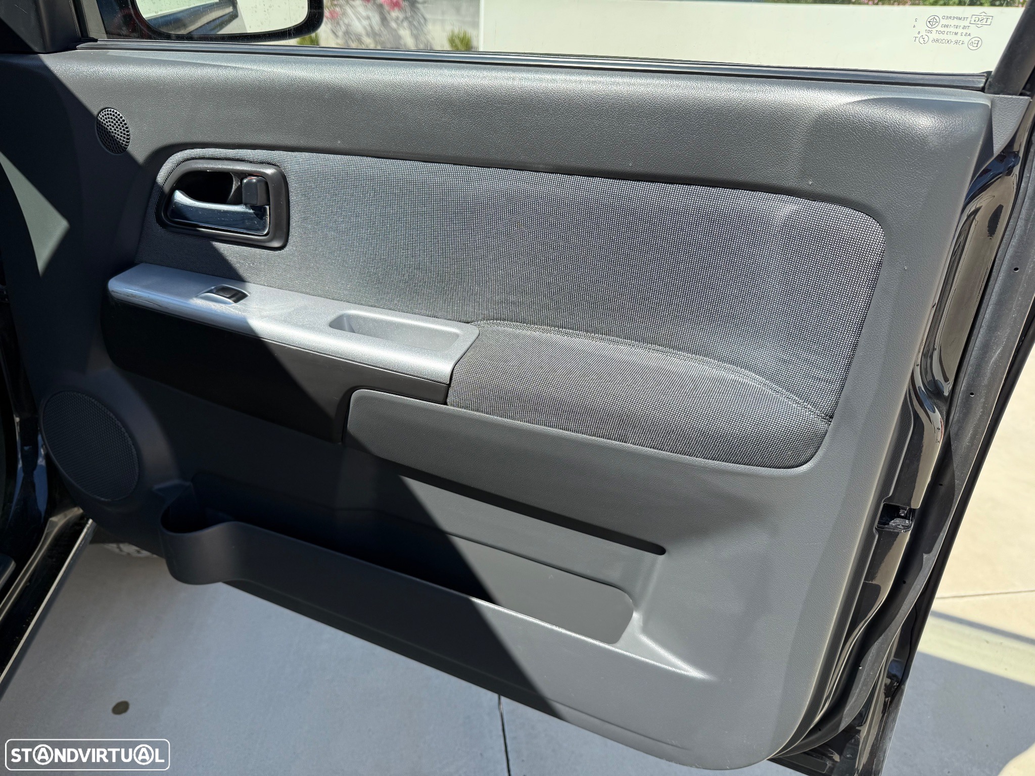 Isuzu D-Max 2.5 DTi CD 4WD LS - 30