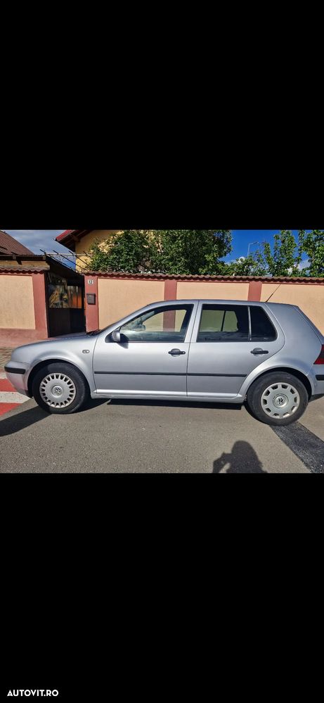 Volkswagen Golf - 2