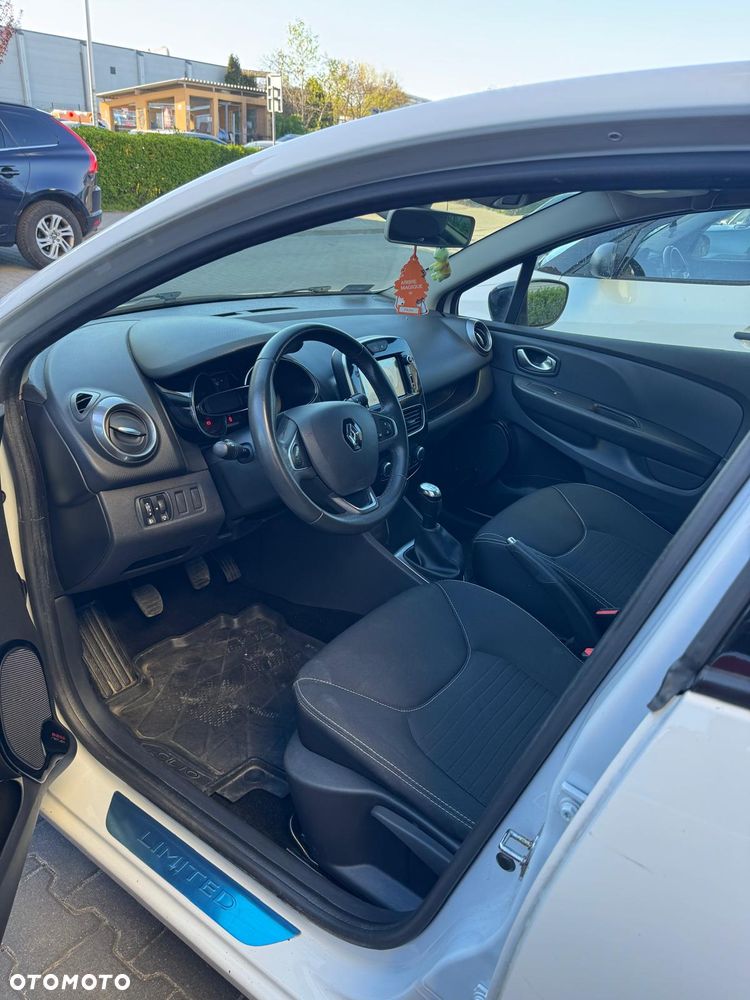 Renault Clio 1.2 16V Limited - 10