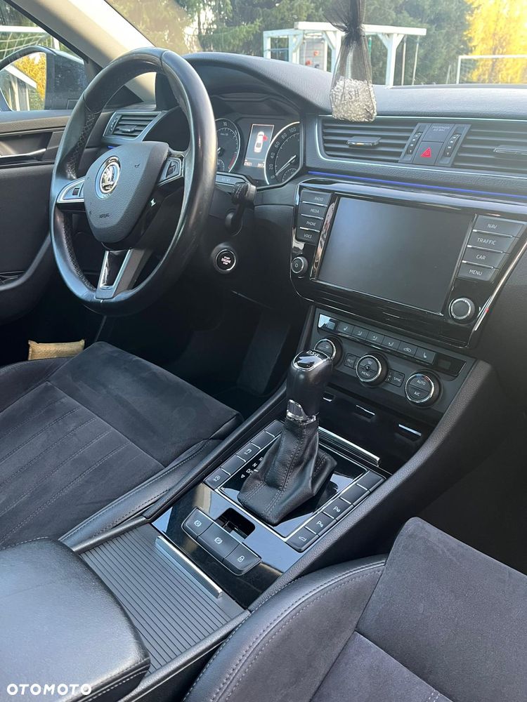 Skoda Superb 2.0 TDI DSG Sportline - 11