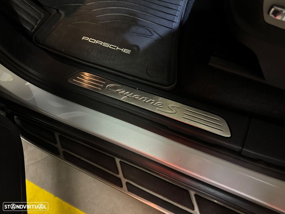 Porsche Cayenne S - 41