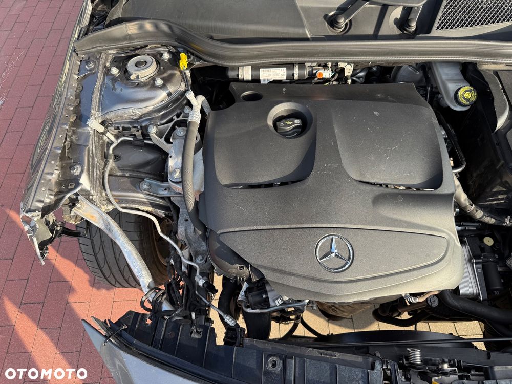 Mercedes-Benz GLA 200 7G-DCT AMG Line - 18