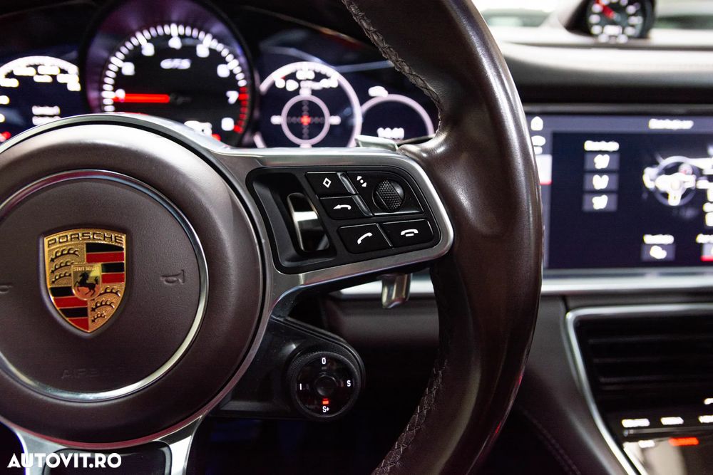 Porsche Panamera GTS - 23