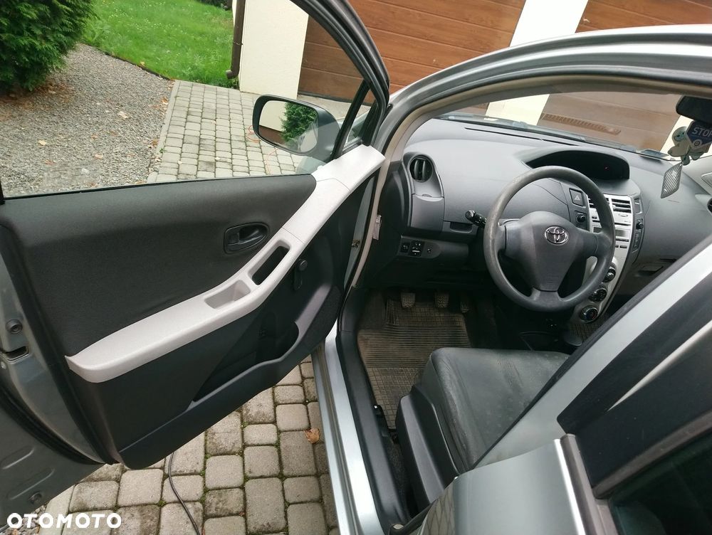 Toyota Yaris 1.0 Luna - 9