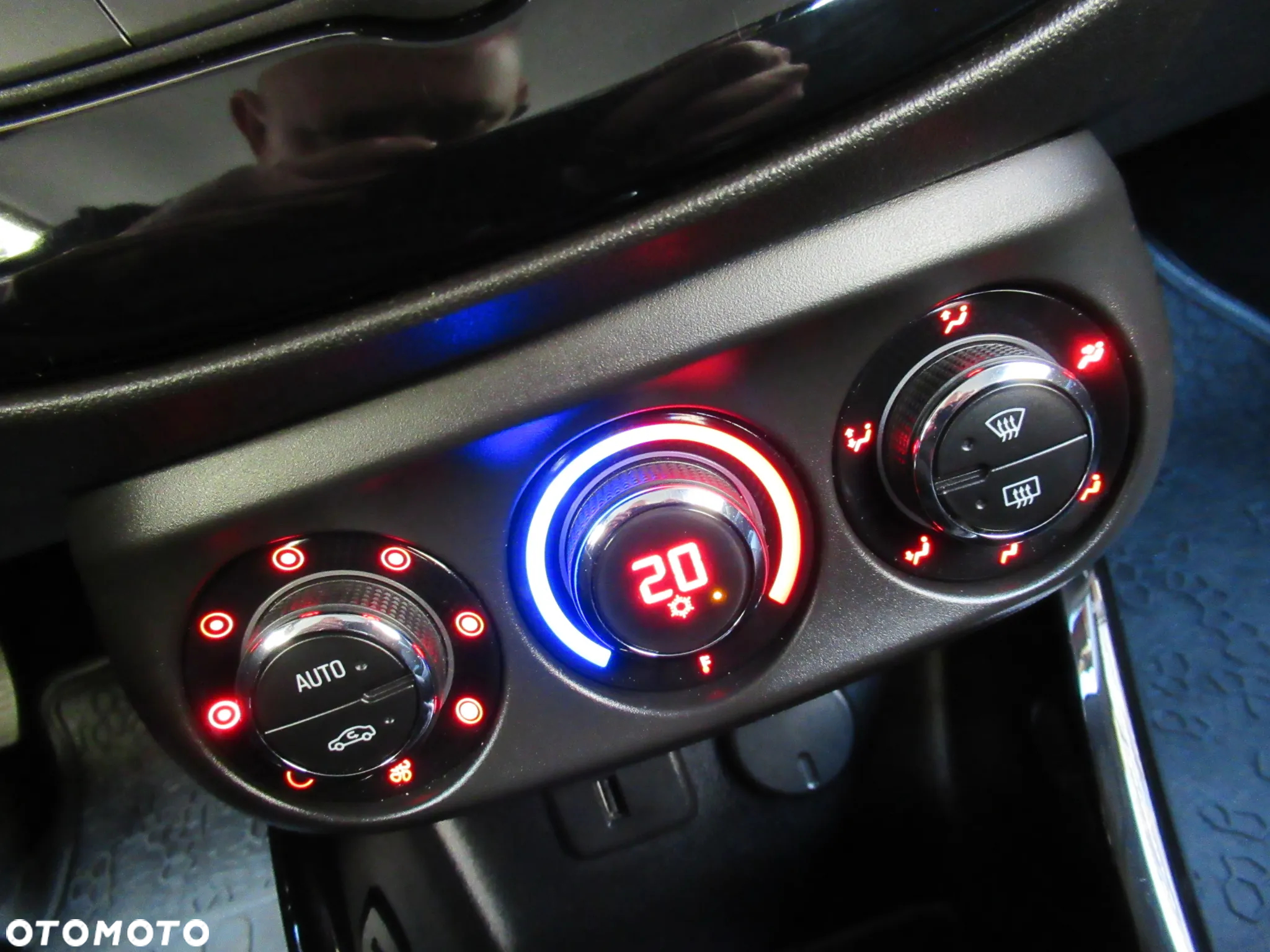 Opel Adam 1.2 Black Jack S&S - 39