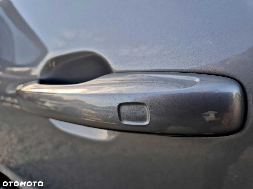 Volvo XC 60 B4 B Plus Dark - 26