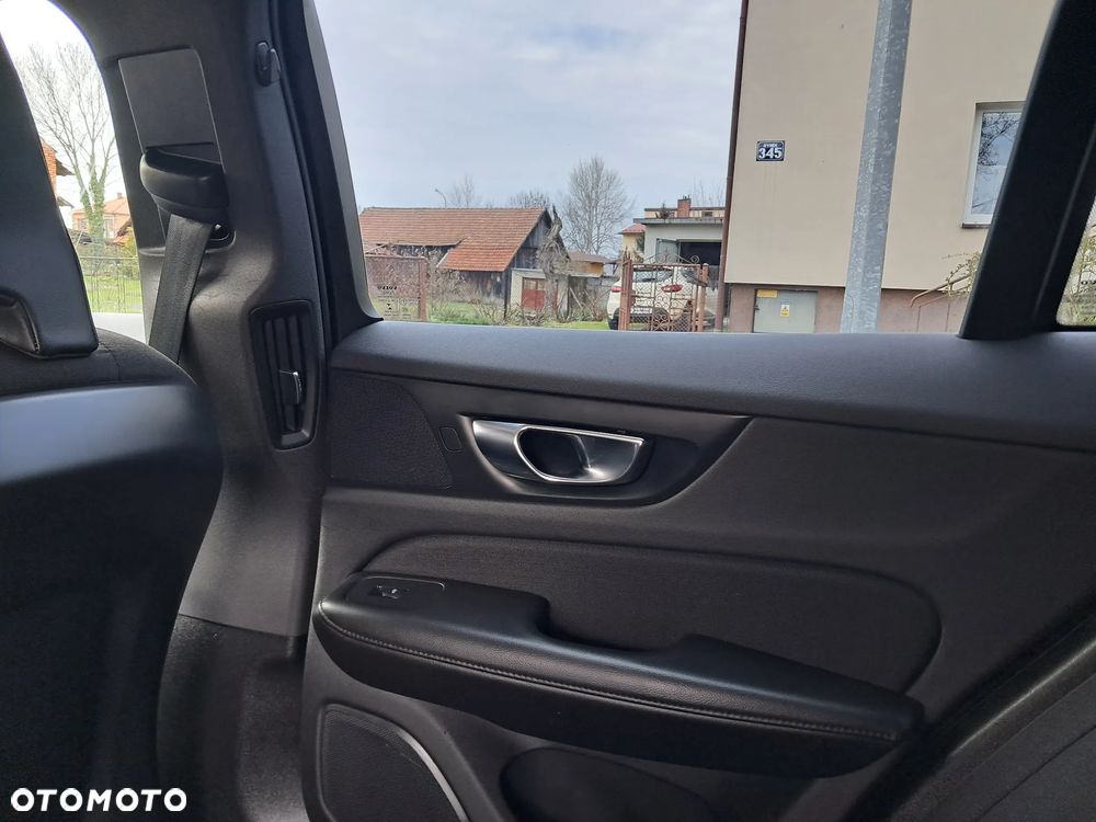 Volvo V60 B3 B Inscription - 25
