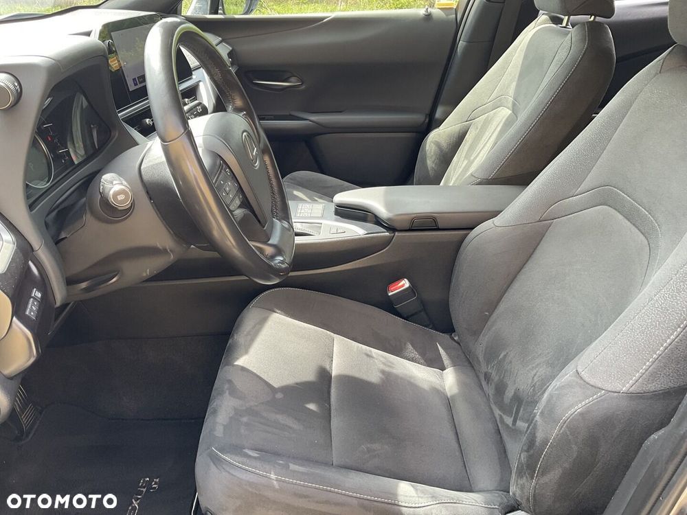 Lexus UX - 19
