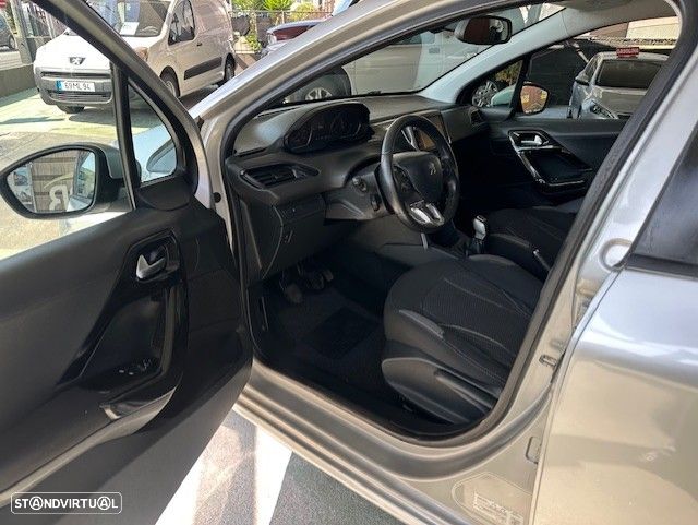 Peugeot 208 1.2 VTi Active - 4