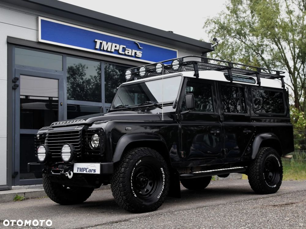 Land Rover Defender - 1