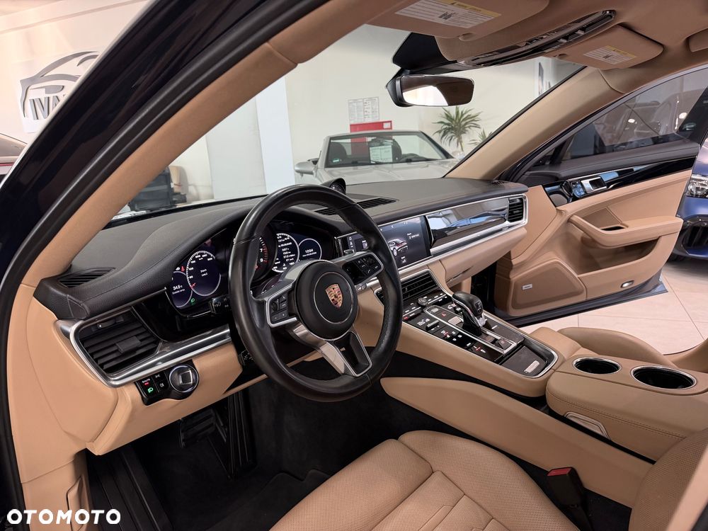 Porsche Panamera - 26