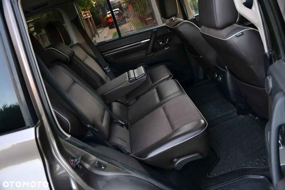Mitsubishi Pajero 3.2 DID Elegance - 19