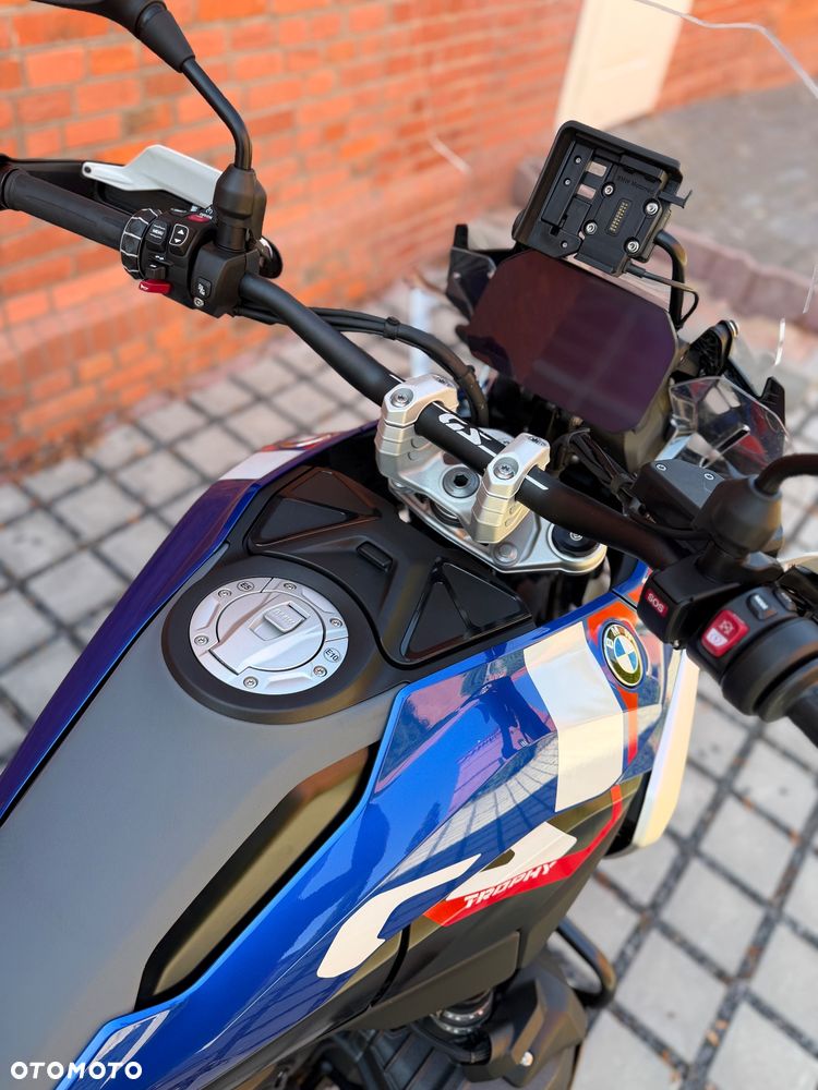 BMW R - 8