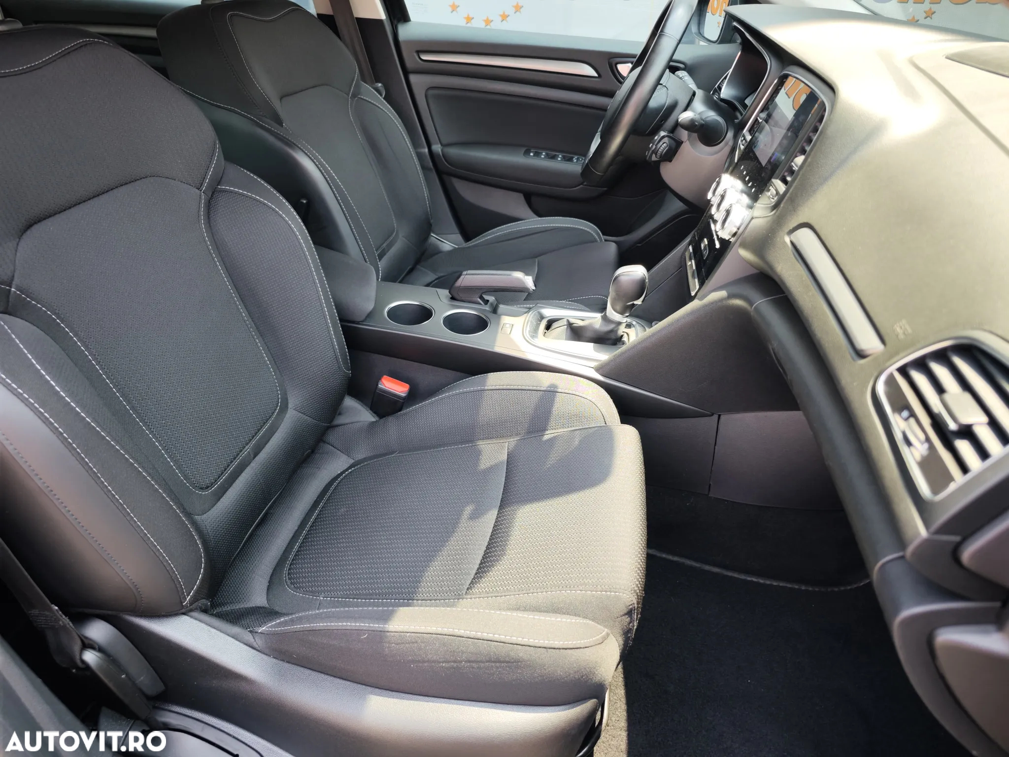 Renault Megane Grandtour BLUE dCi 115 EDC BUSINESS EDITION - 17