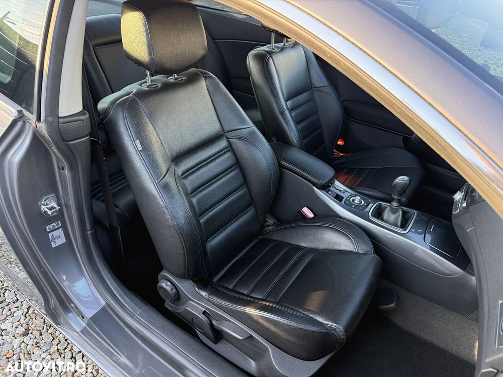 Renault Laguna dCi 150 FAP GT - 9