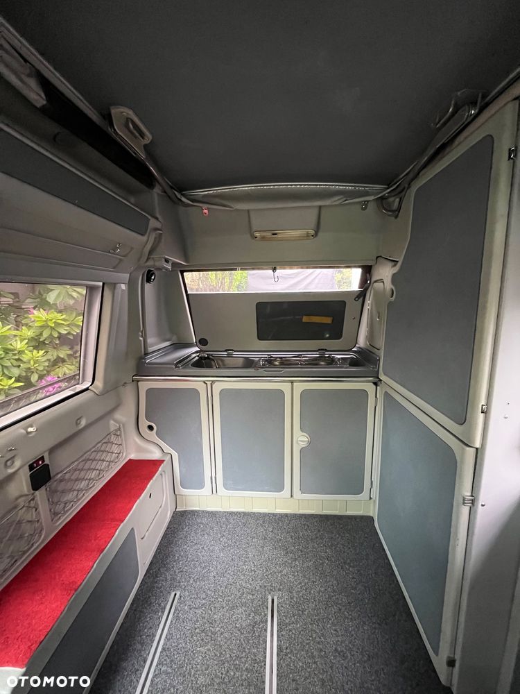 Volkswagen Transporter - 11