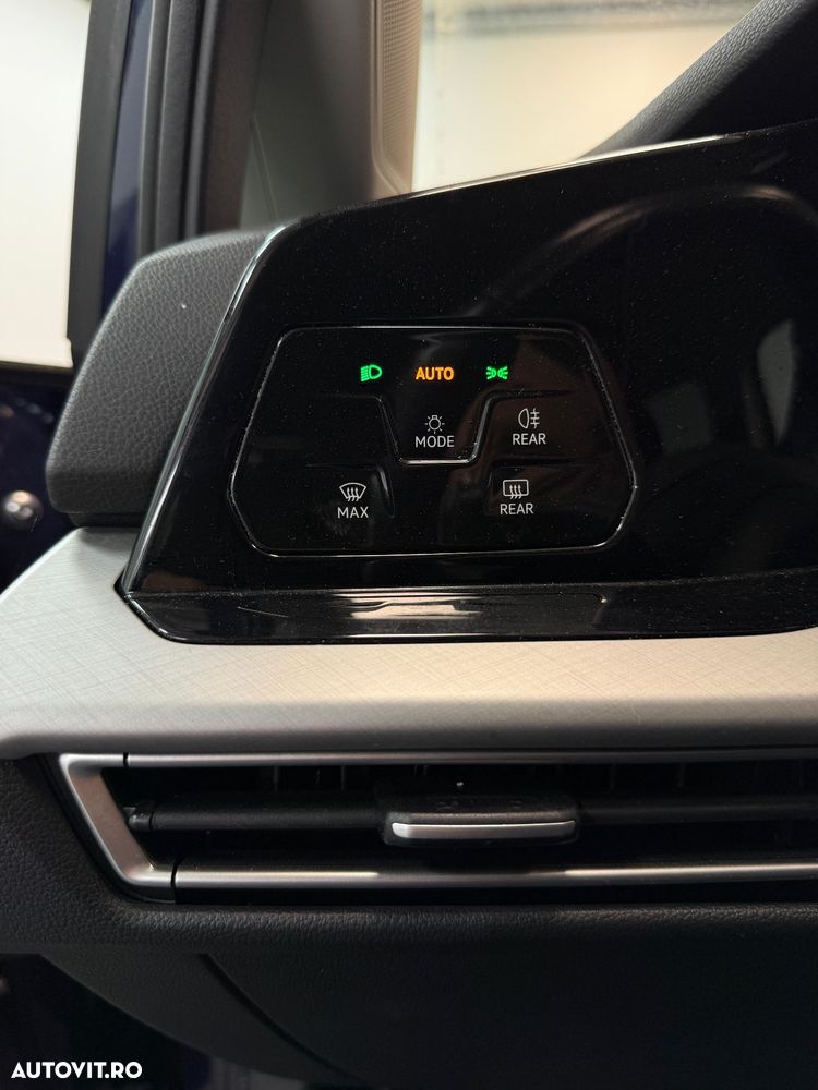 Volkswagen Golf 1.0 eTSI DSG MHEV Life - 14