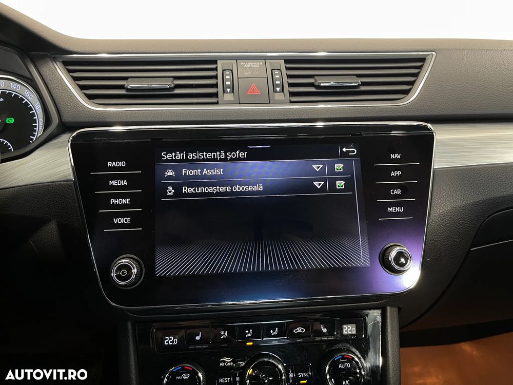 Skoda Superb 2.0 TDI DSG Ambition - 17