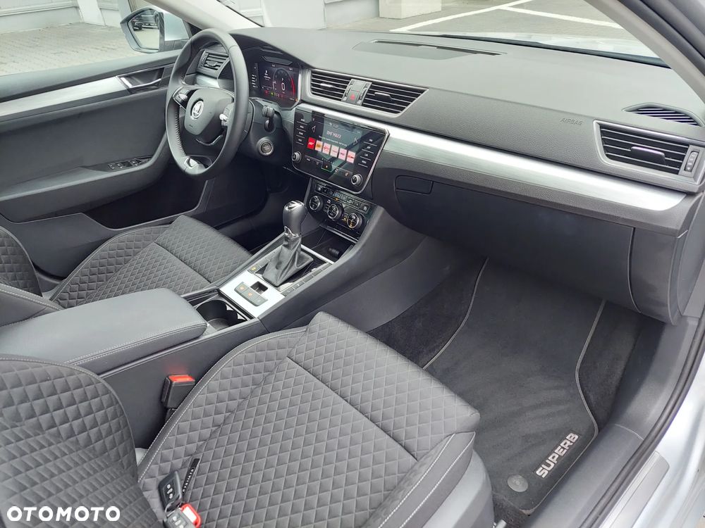 Skoda Superb 1.5 TSI Ambition DSG - 23