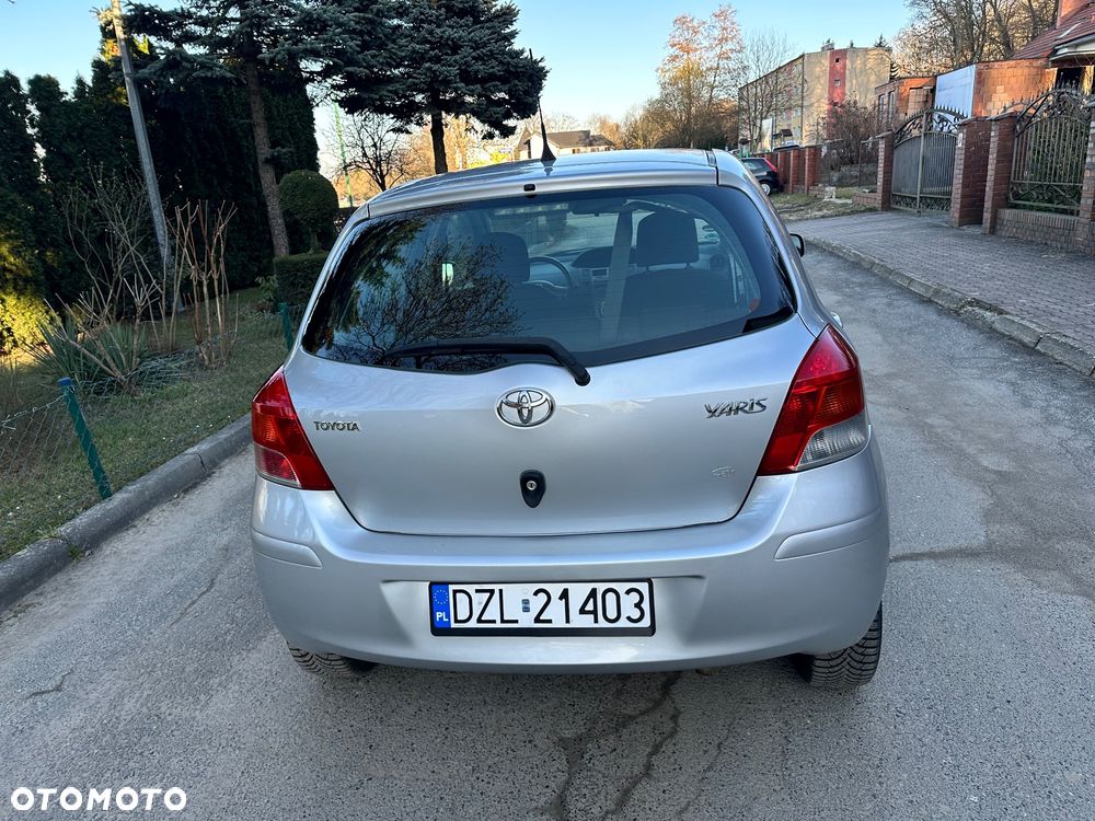 Toyota Yaris 1.0 VVT-i Luna - 9