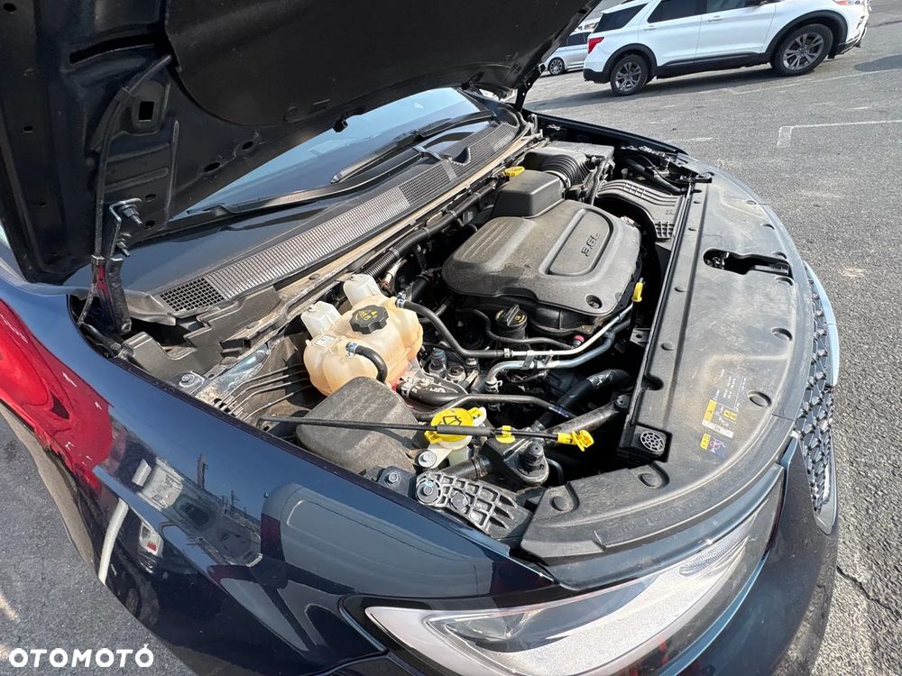 Chrysler Pacifica - 11