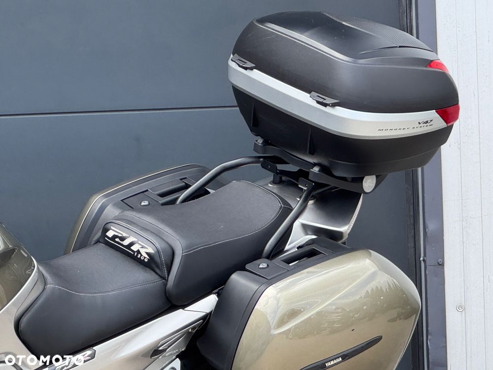 Yamaha FJR - 25