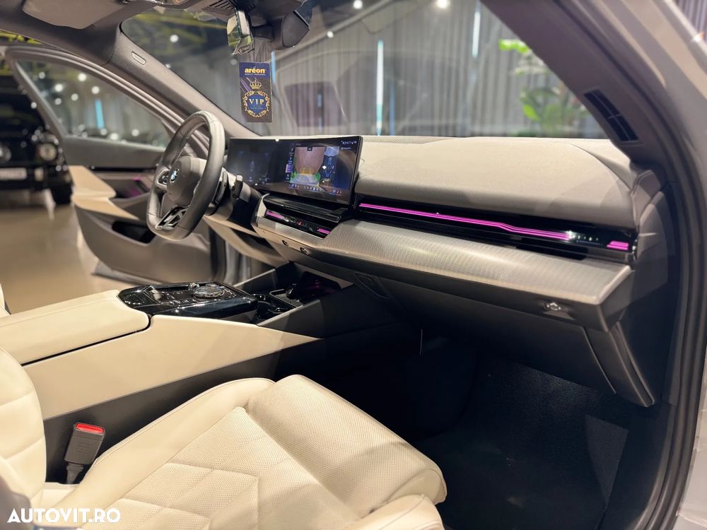 BMW Seria 5 520d xDrive Aut. - 27