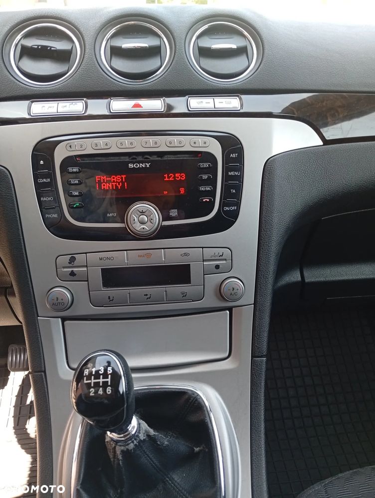 Ford Galaxy 2.0 TDCi Ghia - 15