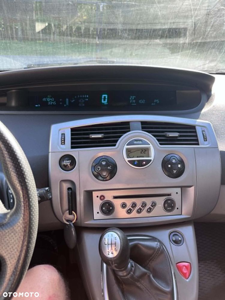Renault Scenic 1.6 16V Expression - 9