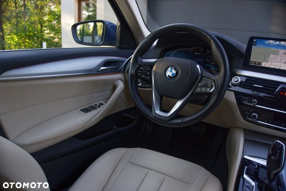 BMW Seria 5 530e xDrive - 13