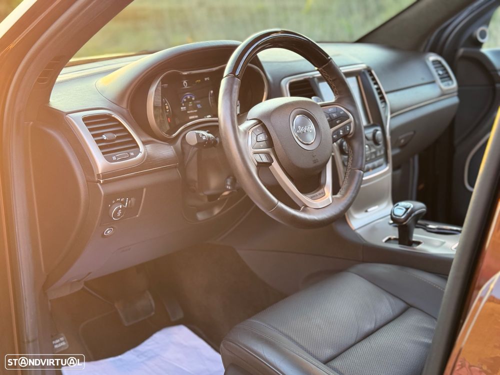 Jeep Grand Cherokee 5.7 V8 HEMI 4WD Auto Summit - 19