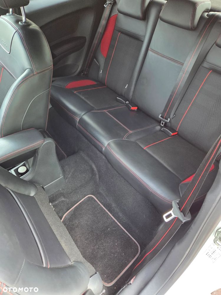 Peugeot 208 1.6 THP GTi - 14
